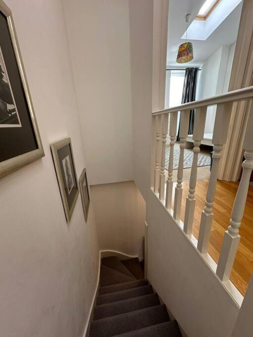 Two Br Flat 5 Mins Walk From Eye G96 Апартаменты